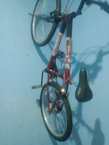 Vendo bicicleta semi-nova