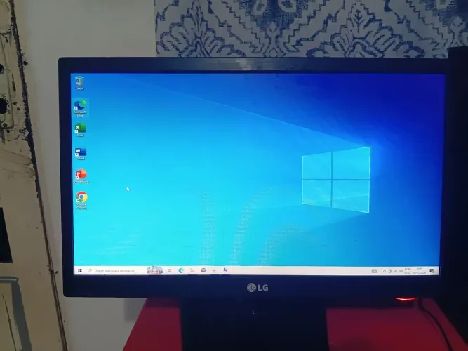 Monitor LED LG Flatron 19.5" Widescreen (Excelente Estado, acompanha fonte original