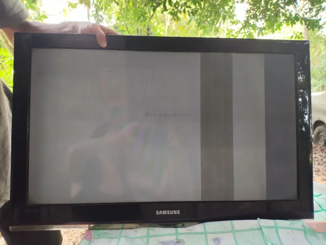 Tv 32 polegadas para retirada de peças!! Tela ruim 