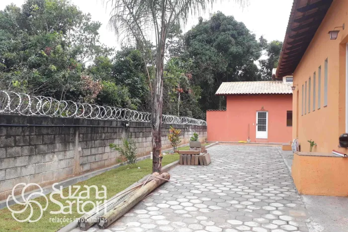 Condomínio Fechado com 8 dormitório(s) em Recanto Do Vale I - Brumadinho/MG