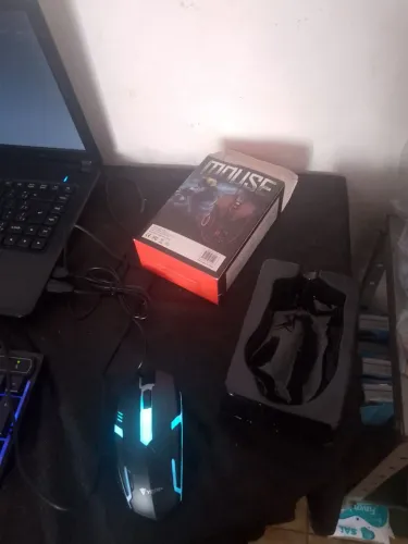 Vendo um mouse gamer semi novo 