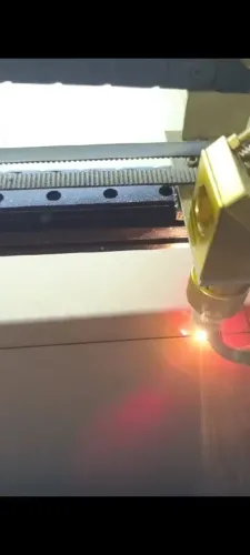Corte Gravação Laser Acrilico e MDF