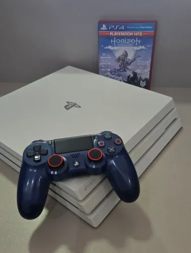 Vendo ps4 pro versão limitada