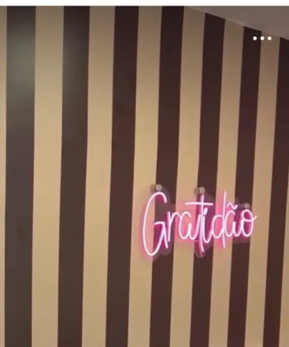 PAINEL EM LED ROSA NEON 26X60CM