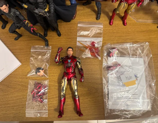 Iron man Mafex battle damage