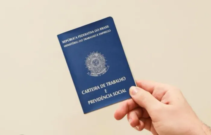 Vaga de emprego ( leia anúncio)