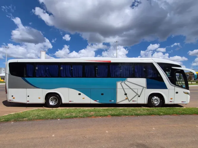 Aluguel Vans Ônibus e carros executivos  por diárias local ou viagens 