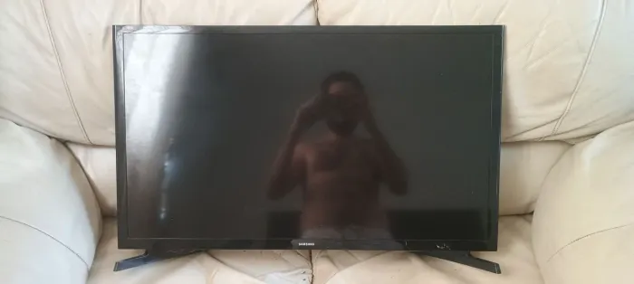LEIA O ANÚNCIO TV SAMSUNG 32 COM DEFEITO