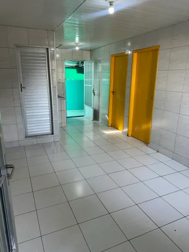 APARTAMENTO GRANDE COM 02 QUARTOS