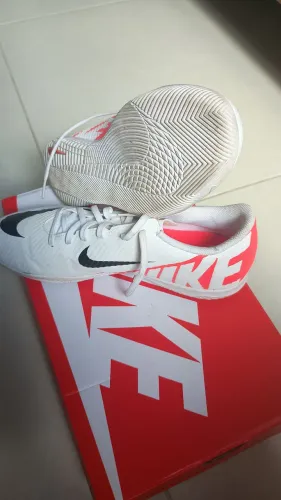 NIKE 41 FUTEBOL DE SALÃO