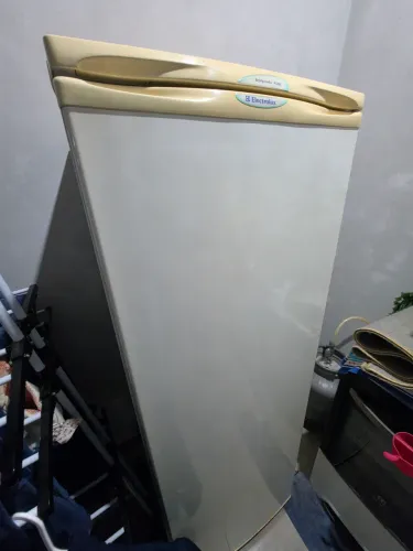 Geladeira Electrolux 360 litros 