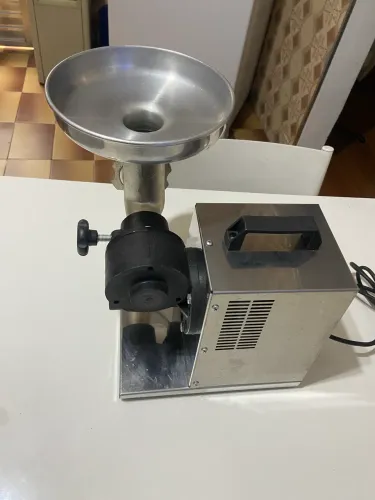 Máquina de moer carne BoBotini