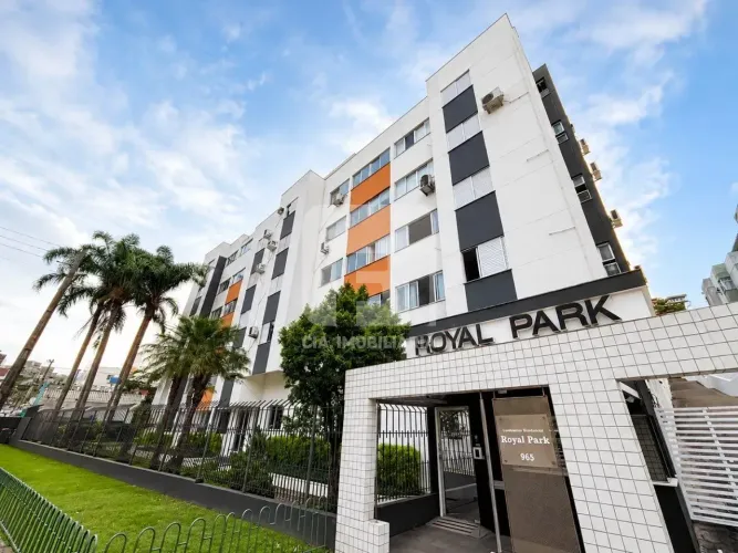 Apartamento à venda com 1 dormitório na Carvoeira