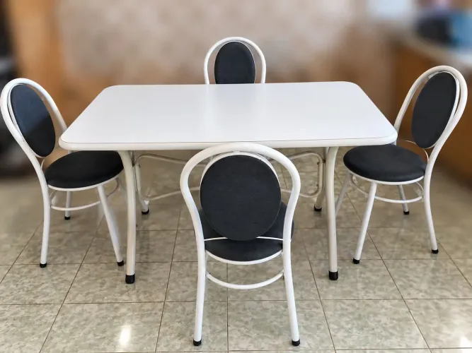 Mesa 4 cadeiras (entrego)