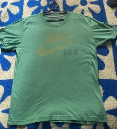 camiseta nike sportswear brasil verde slim fit tamanho m