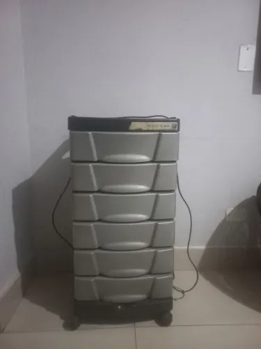 carrinho auxiliar para salão de beleza 