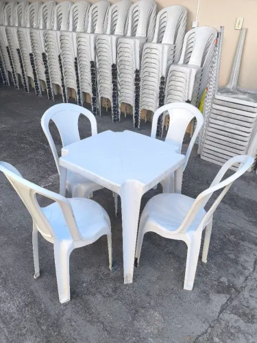 Mesas e cadeiras para festas e eventos