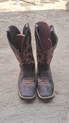 Botas texanas... usadas... Pra vc arrasar na Expoema