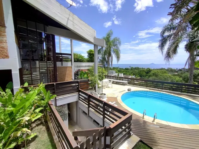 Casa a Venda em Toque Toque Pequeno, com Vista para o Mar em condomínio fechado!