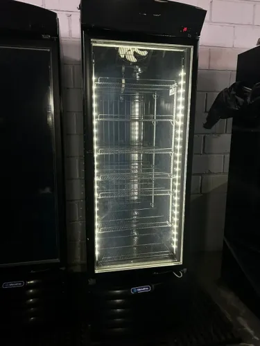 Freezer / Expositor Vertical Metalfrio 