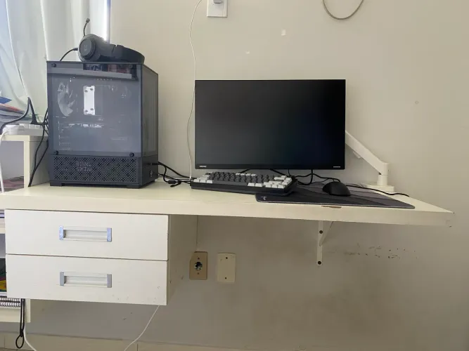 Bancada branca MDF suspensa com 2 gavetas 