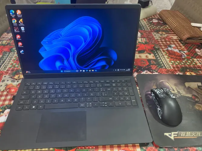 Notebook Dell Inspiron 3520 Preto 15.6, 16GB de Ram