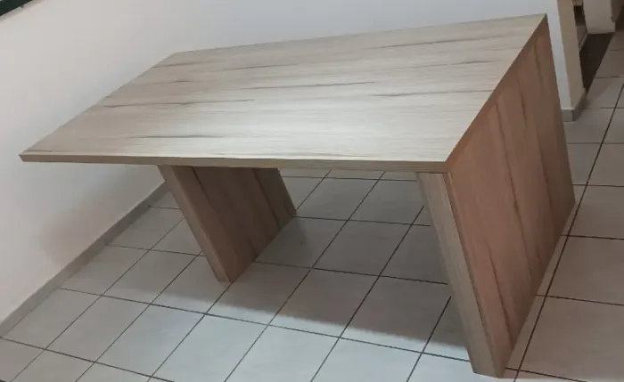 Mesa de Jantar MDF e Metalon para 6 ou 7 lugares - Reforçada