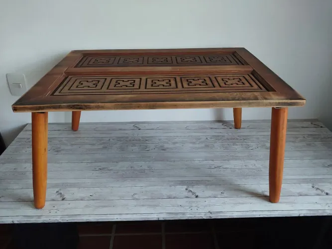 Mesa de Centro Vintage Upcycling - Tampo Singer Anos 50 Original