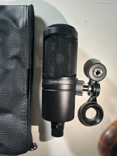 Microfone Condensador Audio-technica AT2020 2 meses de uso