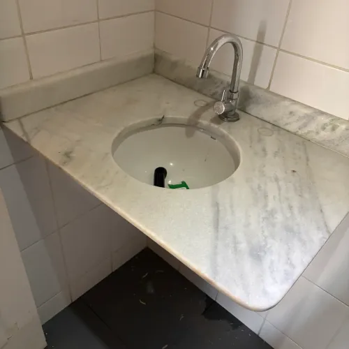 Bancada com Pia de Mármore Branco