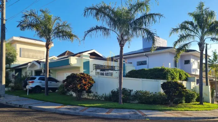 Sobrado à Venda no Villaggio III, Bauru SP 3 Quartos, Piscina e Área Gourmet
