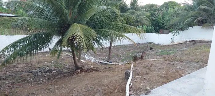 Vendo casa com 2/4,suíte com terreno com 1.152 m2 de terreno com 172m2 de área construída