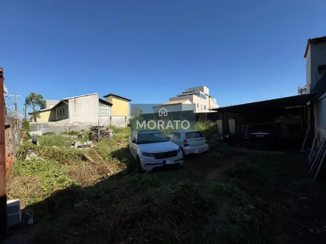Lote plano de 408 m² à venda no Bairro Santa Rosa