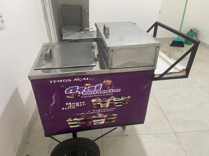 Vendo carrinho de açaí