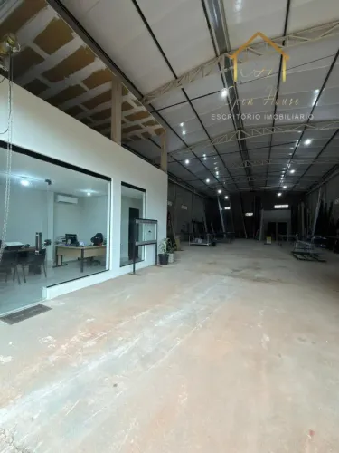 Vendo Barracão Comercial Bairro Petrópolis - Várzea Grande