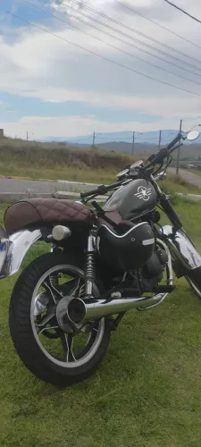 Intruder 125 , ano 2008