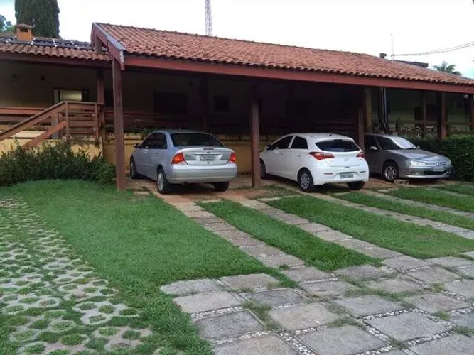 Casa residencial à venda em Americana, SP  3 suítes, piscina e churrasqueira no Iate Clube