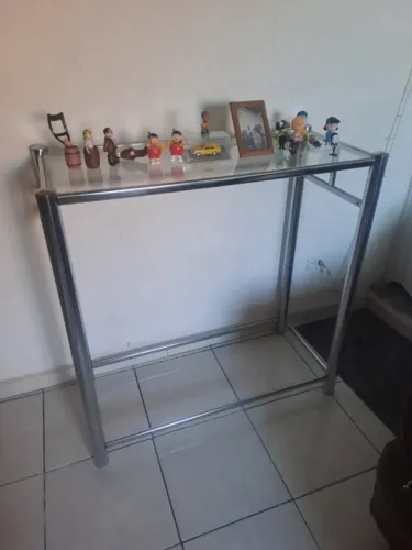 APARADOR TAMPO DE VIDRO