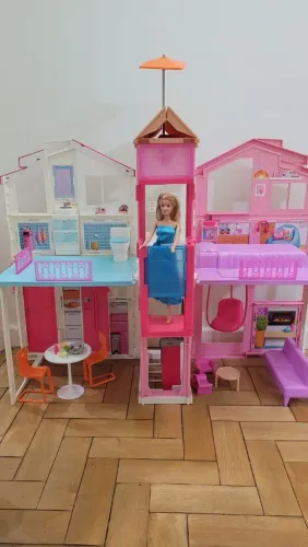 Casa da Barbie + boneca Barbie
