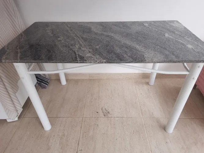 MESA TUBULAR COM TAMPO DE GRANITO