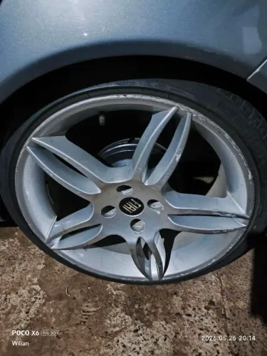 Vendo ou troco por som automotivo rodas 17 do Stilo 