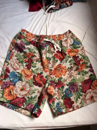 Bermuda Manfinity shein floral tamanho G em poliéster