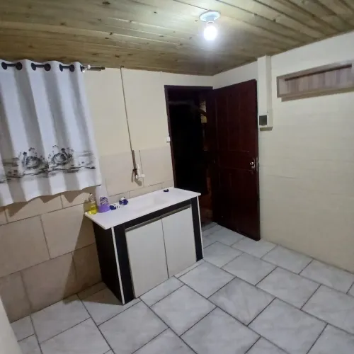 Alugo casa/ap 1 quarto Ribeirão da ilha 