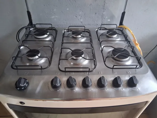 Vendo fogão consol 6 bocas automático 