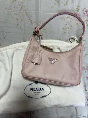 Bolsa prada re-edition em nylon