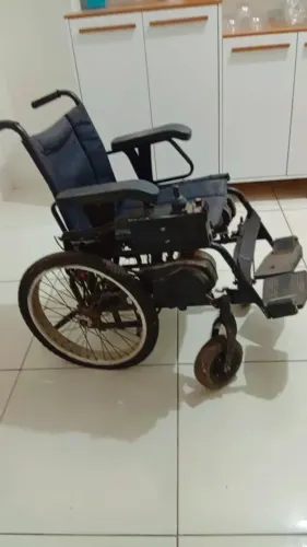 Cadeira de rodas motorizada
