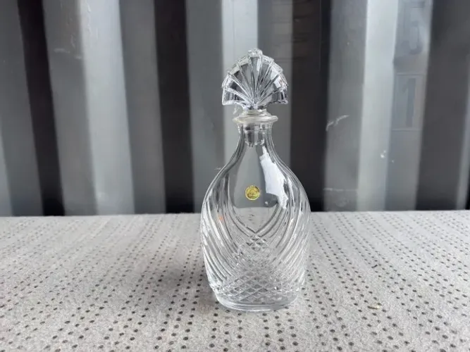 Garrafa de cristal Cristal d'Arques modelo Empire Diamant com rolha em forma de