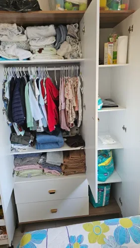 Guarda-roupas e cômoda infantis bartira