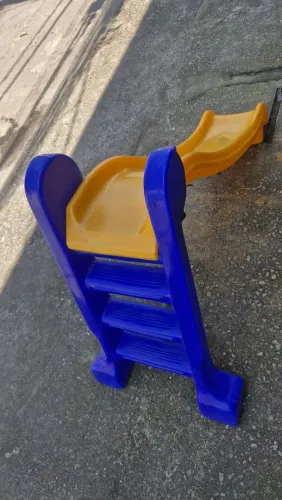 Mesas e cadeiras para creche