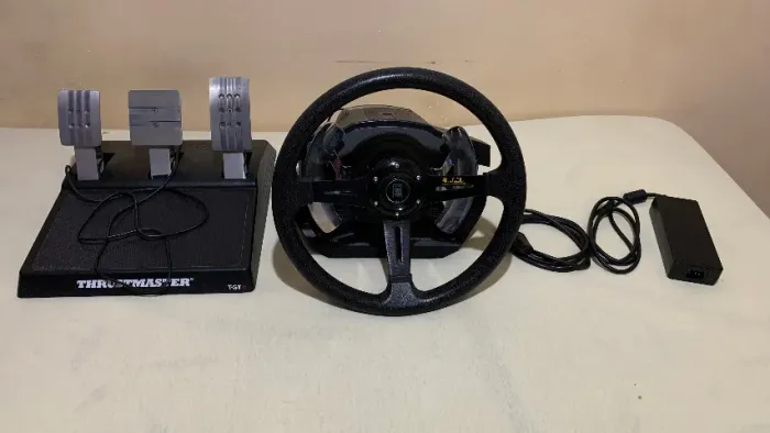 Thrustmaster T500RS + Pedais TGT II + Quick Release